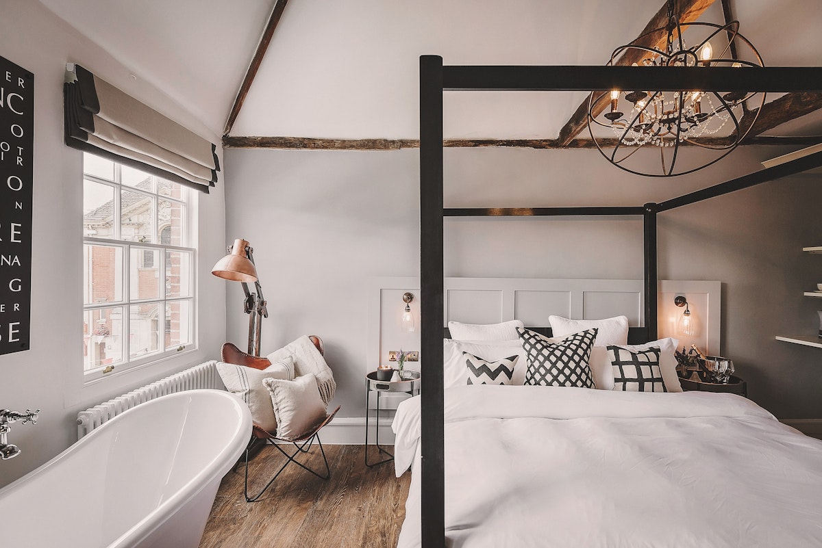 21 Of The Best DogFriendly Hotels and Airbnbs In The UK